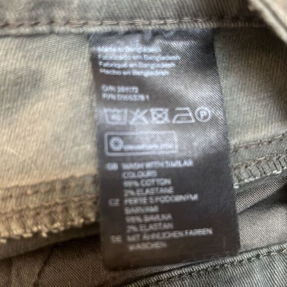 H&M OLIVE GREEN SHORTS SIZE 8 - Picture 8 of 8